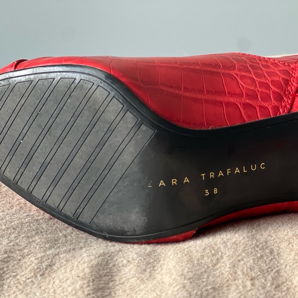 Zara Trafaluc Red Pointed Ankle Boots - Picture 3 of 4